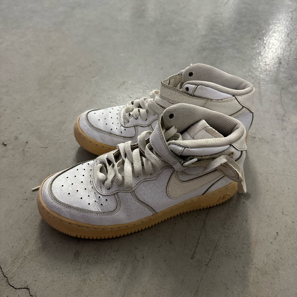 Nike High-Top Sneakers in White and Tan